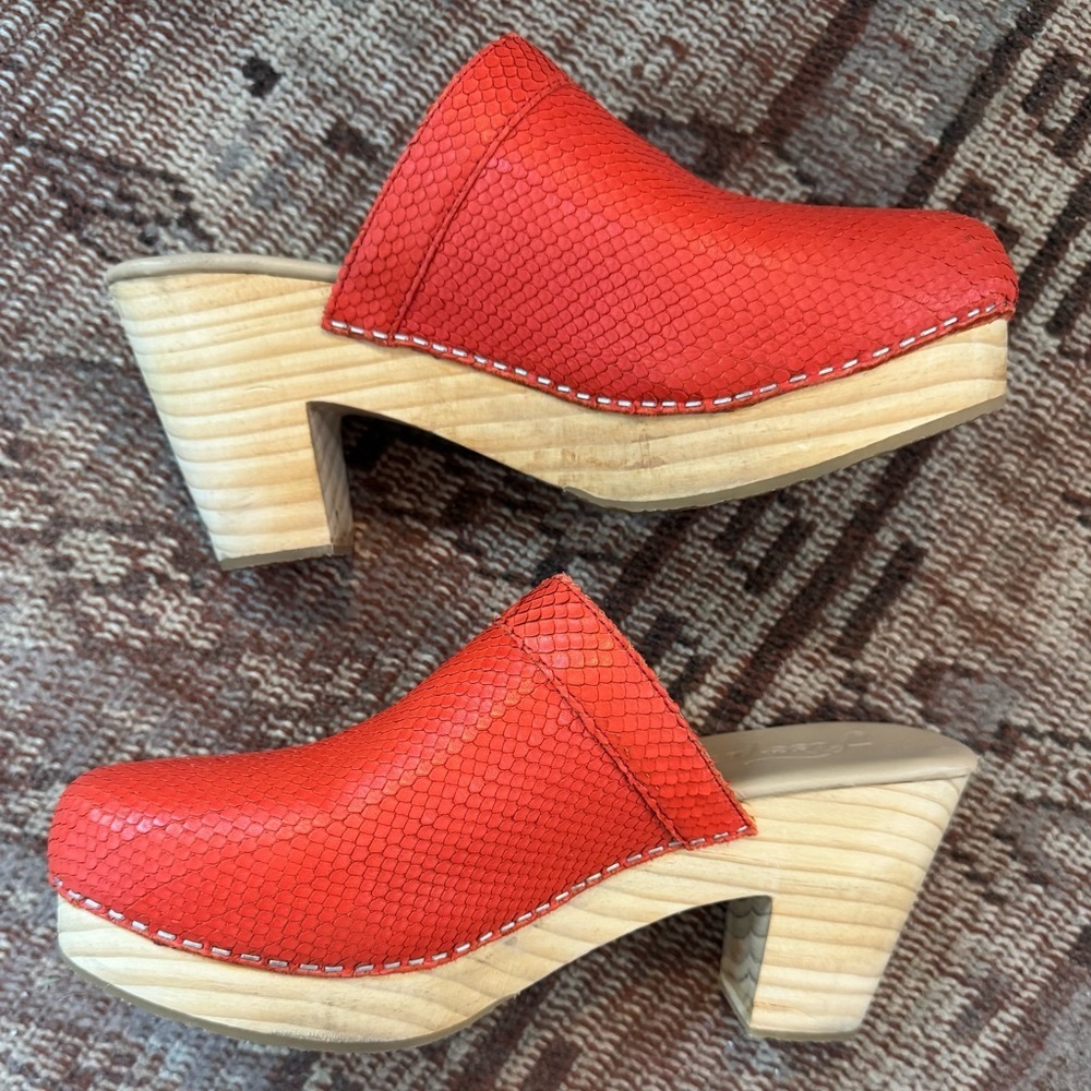 Free People Highland Park Snake Clog in Orange - Picture 2 of 8